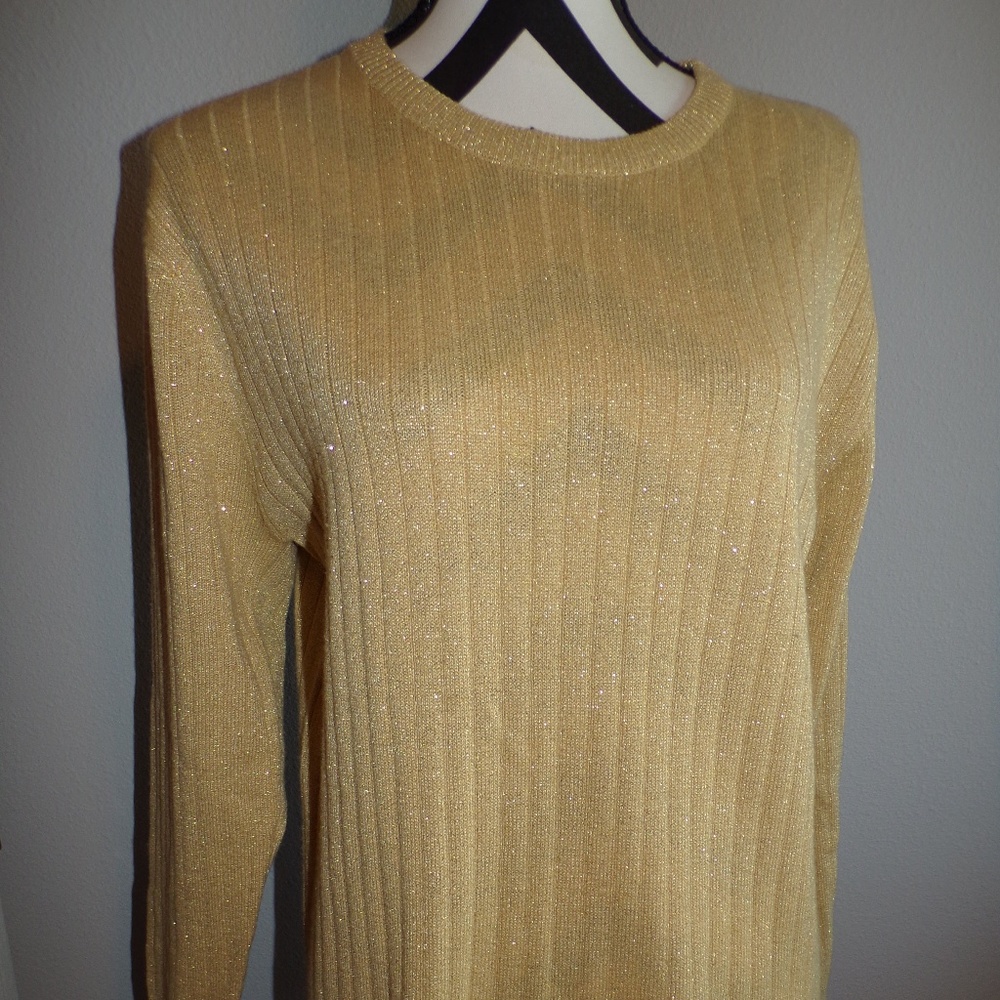 NWOT Sag Harbor Medium 8/10 Petite Gold Top